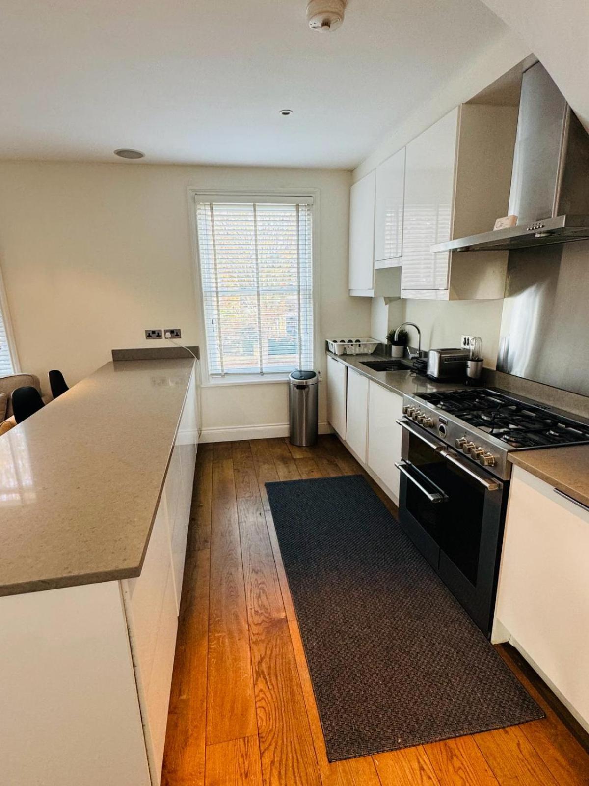 Stunning Flat In Chiswick Apartment London Exterior photo