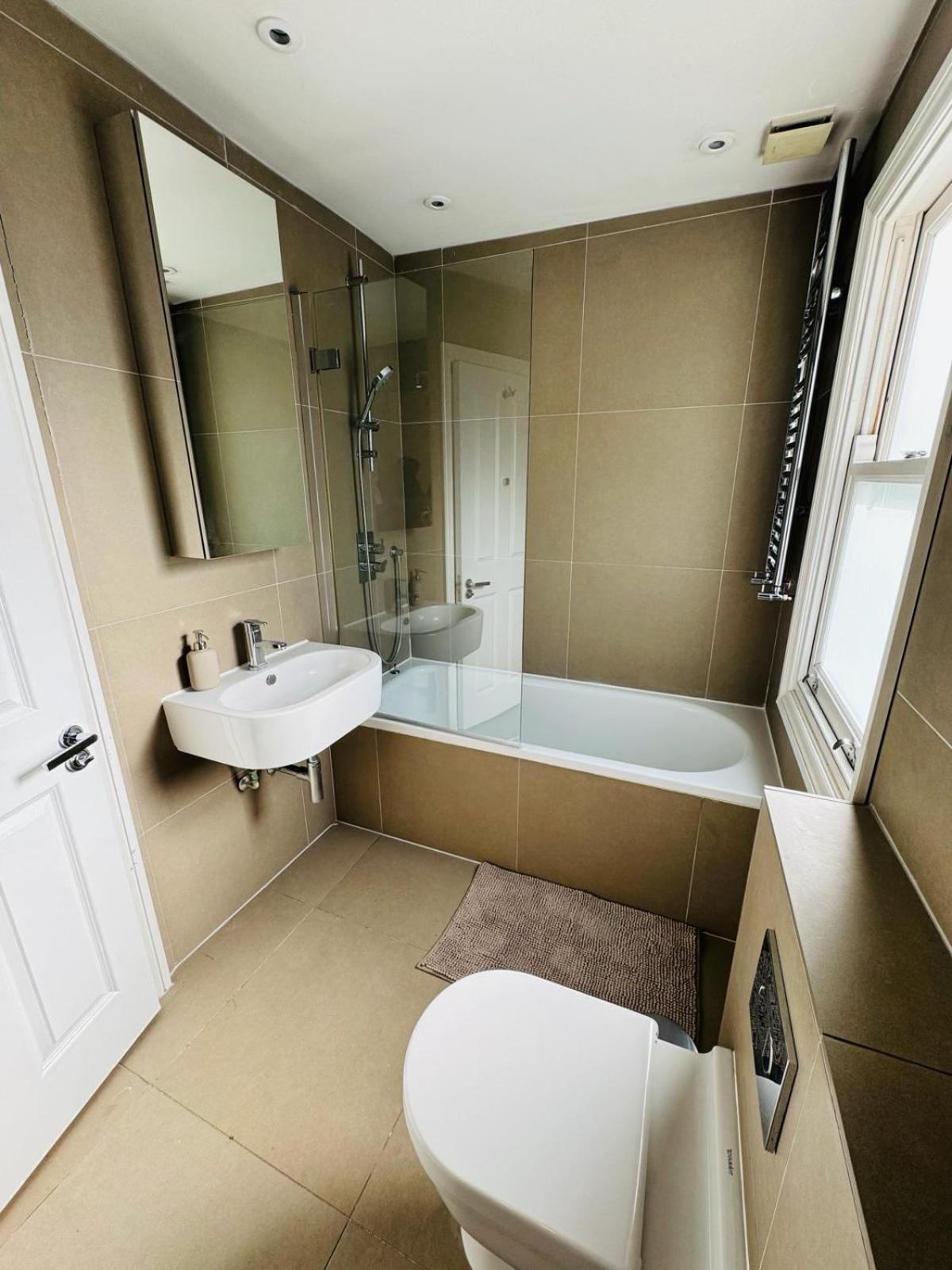 Stunning Flat In Chiswick Apartment London Exterior photo